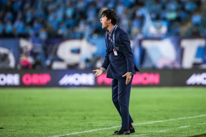 韩国三级做爰楼梯在线